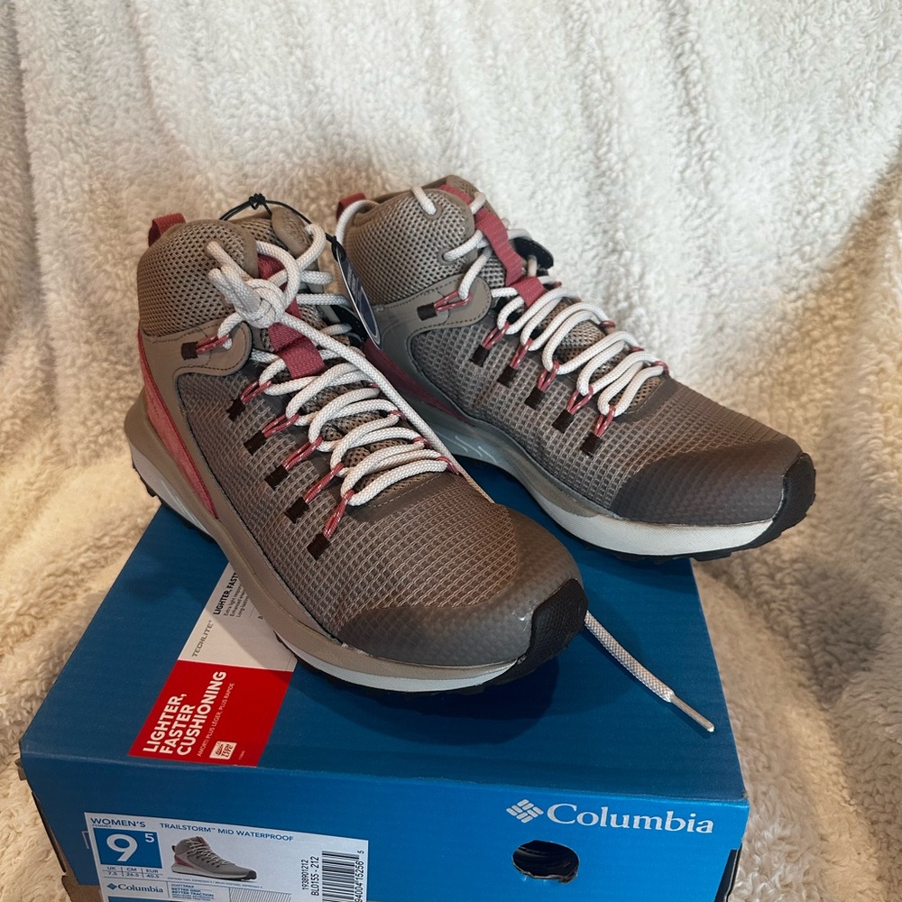 Columbia Gray and Red Athletic Shoes with Durable Design